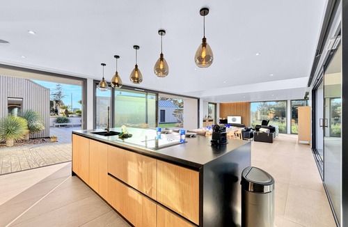 Plouarzel Villa | Architect designed villa, swimming pool, 8 pers *Villa Ar Mor*