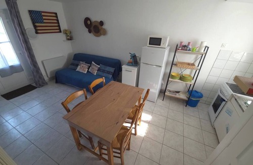 Vierville-sur-Mer Apartment | At the Port of OMAHA Home A