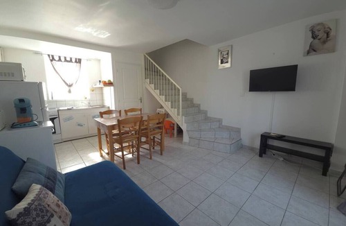 Vierville-sur-Mer Apartment | At the Port of OMAHA Home A