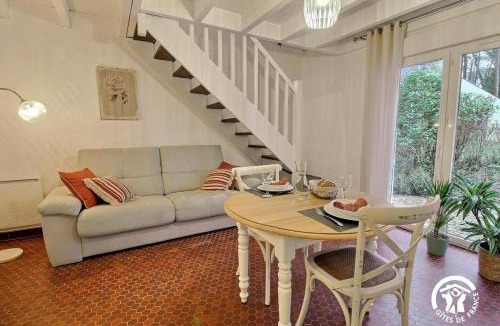 Ploemel House | Au coeur des pins