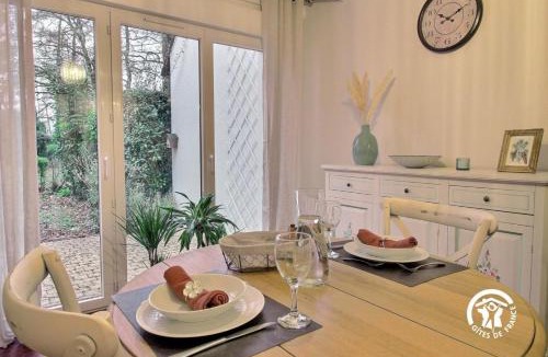 Ploemel House | Au coeur des pins