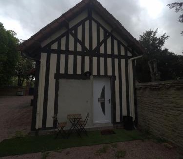 Saint-Pierre-sur-Dives Apartment | Au domaine des roches