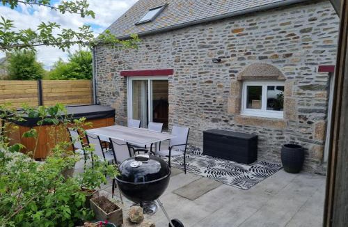 Pontorson House | Au Mont De La Rive #Jaccuzi et Mont-Saint-Michel #