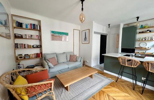 17th Arrondissement Apartment | Au pied de Montmartre