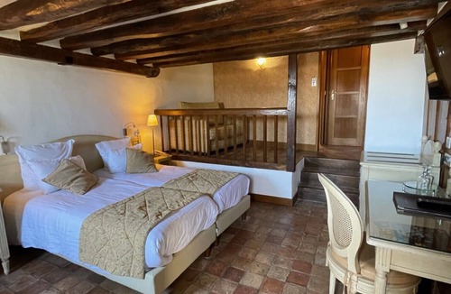 Le Mont-Saint-Michel Hotel | Auberge Saint-Pierre