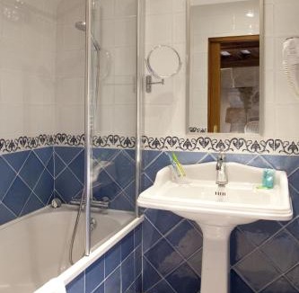 Le Mont-Saint-Michel Hotel | Auberge Saint Pierre