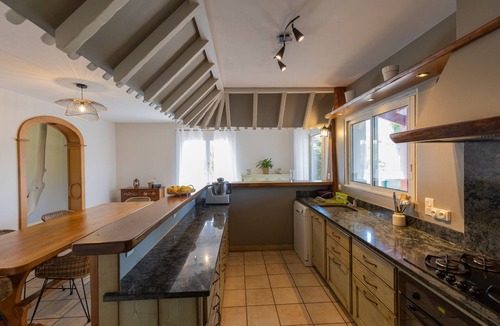 Ascarat House | Authentic Basque house Peaceful setting with a view, 2 km from Saint-Jean-Pied-de-Port