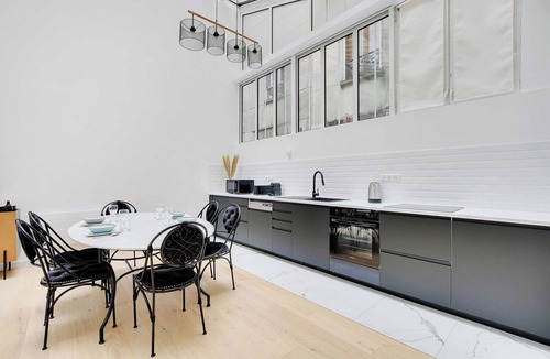 Quartier de la Folie-Mericourt Apartment | Authentique Apartment - 1BR- 2P- Voltaire