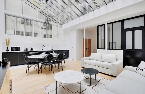 Quartier de la Folie-Mericourt Apartment | Authentique Apartment - 1BR- 2P- Voltaire