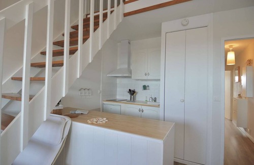 Courseulles-sur-Mer Apartment | Aux beaux coquillages, sea and harbor view