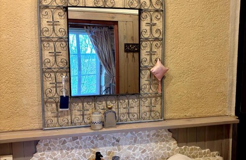 Marnes Bed & Breakfast | Aux Caprices des Dieux