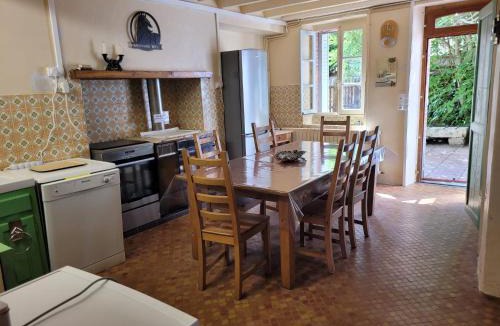 Ahun House | Aux Galets de Gisou