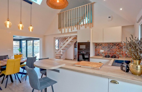 La Hague House | Awesome home in Flottemanville-hague with WiFi
