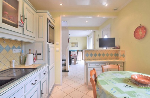 Marcey-les-Greves House | Awesome home in Marcey-les-Grèves with WiFi
