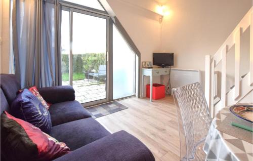 Montmartin-sur-Mer House | Awesome Home In Montmartin-Sur-Mer