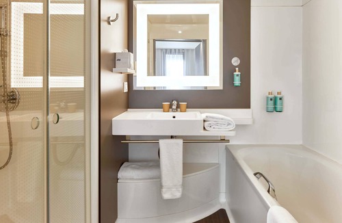 Rueil-Malmaison Hotel | B&B HOME Rueil-Malmaison Gare