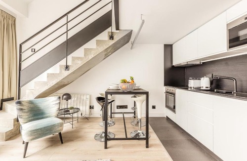 15th Arrondissement Apartment | B2 Loft Duplex 175Blo-Paris Convention