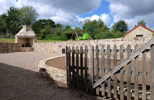 Magneville House | Bazire Guesthouse - 15th-Century Farmhouse