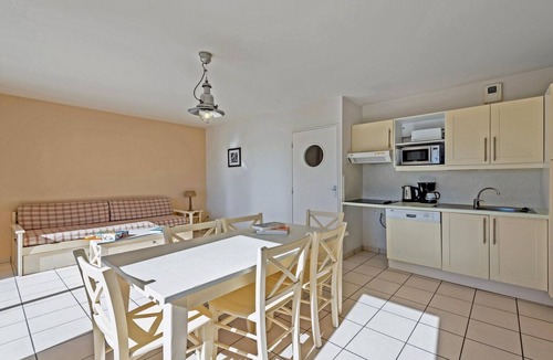 Plougonvelin Apartment | Beach Flat with Pool