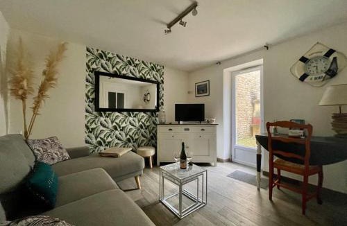 Arromanches-les-Bains Apartment | Beach House & Patio by Melrose