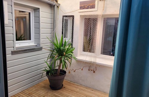 Pirou House | Beach House La Payade with Private Terrace, Garden and Wi-Fi in Pirou
