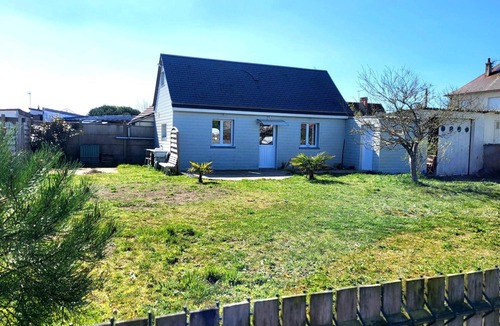 Pirou House | Beach House La Payade with Private Terrace, Garden and Wi-Fi in Pirou