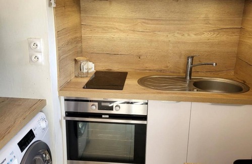 Pirou House | Beach House 'Le Cocon Pirouais' with Private Terrace, Garden, and Wi-Fi