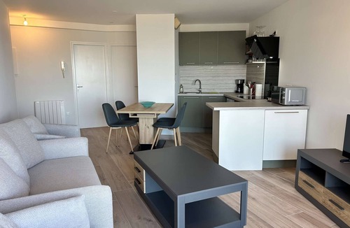 Erquy Apartment | Beachfront apartment in Erquy | 4 guests | Ref 530