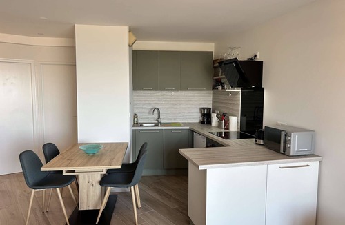 Erquy Apartment | Beachfront apartment in Erquy | 4 guests | Ref 530