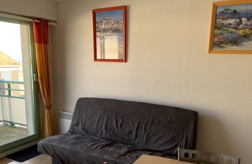 Fort-Mahon-Plage Apartment | Beachside Getaway: Cozy 2-Bedroom with Balcony, Steps from Sand