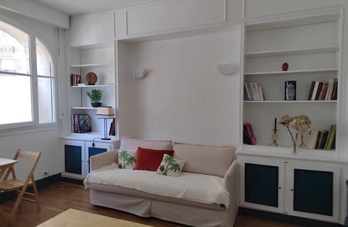 16th Arrondissement Apartment | Beautiful, bright studio - close to the Seine