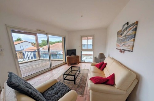 Jard-sur-Mer Apartment | Beautiful city center apartment with terrace