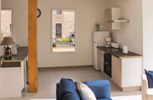 Erdeven House | Beautiful home in Erdeven with WiFi