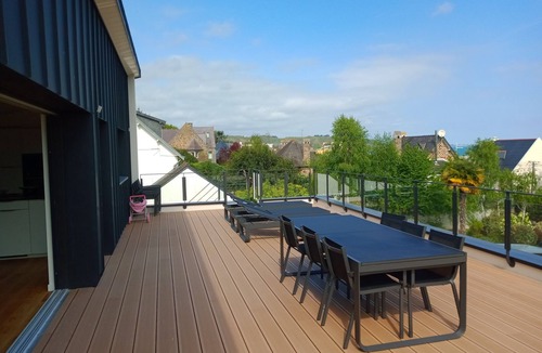 Plerin House | Beautiful, large house with sea view and sandy beach 30 metres away