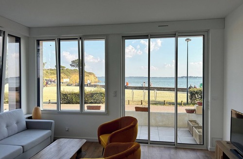 Morbihan Apartment | Beautiful sea-facing apartment