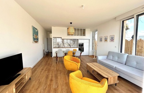 Morbihan Apartment | Beautiful sea-facing apartment