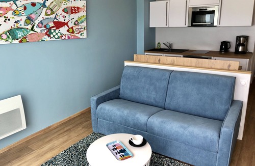 Benodet Apartment | Beautiful studio spectacular view of the beach