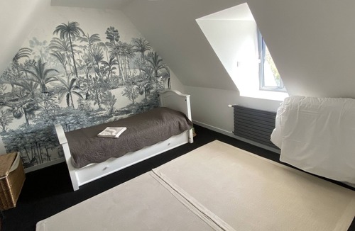 Granville Villa | Beautiful Villa (4bed 8 people), Great Comfort, Garden, 80m Beach, 100m Shops