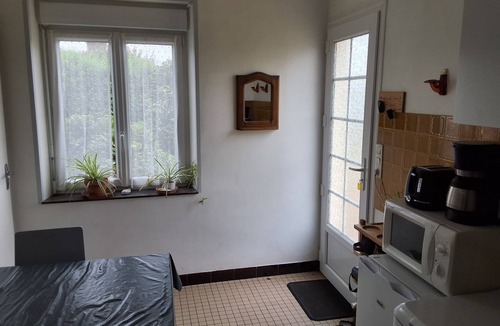 Ambrieres-les-Vallees Apartment | Bed and breakfast in a peaceful location 100 m from the vélofrancette greenway