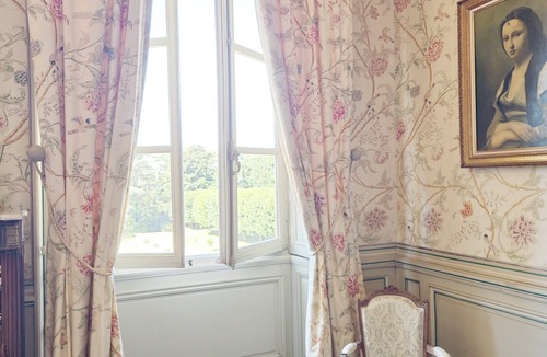 Craon Bed & Breakfast | Bed and breakfast at Château de Craon Swimming pool, tennis court, park Pdj included.
