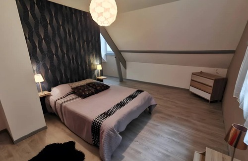Chitenay Bed & Breakfast | Bed and Breakfast 'Chambre Quadruple' with Shared Pool, Shared Terrace and Wi-Fi