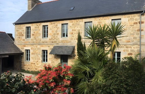 Penvenan Bed & Breakfast | Bed and Breakfast 'Ti Brao - Curie' with Shared Garden and Wi-Fi