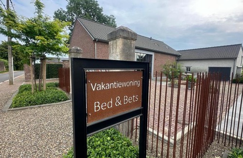 Geetbets House | Bed & Bets!
