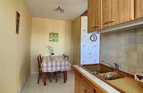 Saint-Martin de Brehal Apartment | Bellevue - appartement 4 personnes vue mer