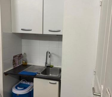 Clichy Apartment | Bien venu studio A