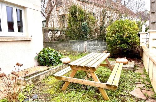 Mondeville Apartment | Bienvenue chez vous, Déplacement Pro