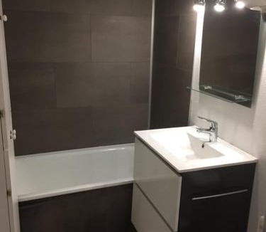 Courseulles-sur-Mer Apartment | Bleu Lointain - Appartement petite vue mer jusque 3 personnes