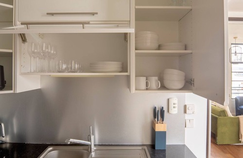 Faubourg-du-Roule Apartment | Blueground | Champs Elysées, security, furnished