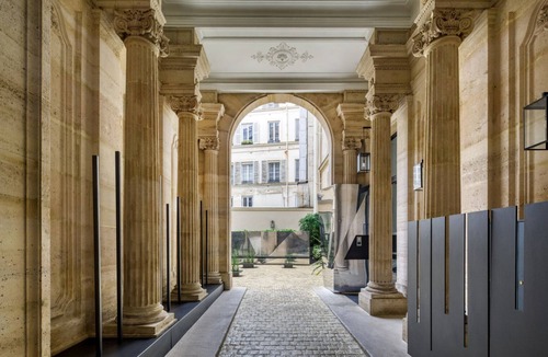 1st Arrondissement Apartment | Blueground | Louvre, elevator, nr rue de Rivoli