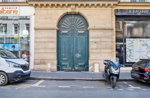 Quartier de la Place-Vendome Apartment | Blueground | Madeleine, nr Olympia & opéra